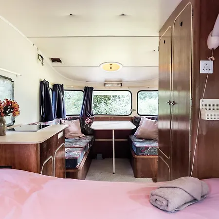 Waaldijk15, Vintage Caravans In Nature Dreumel