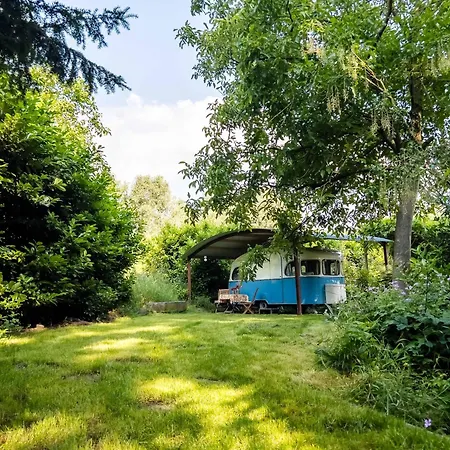 Waaldijk15, Vintage Caravans In Nature *