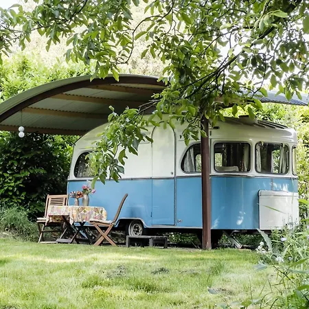 Waaldijk15, Vintage Caravans In Nature *