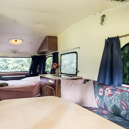 Waaldijk15, Vintage Caravans In Nature Campsite